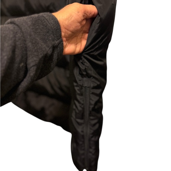 Alia Black Puffer Vest, new WITHOUT TAG - Picture 6 of 11